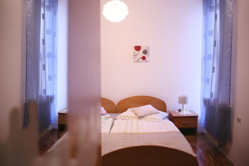 Apartment Andrea Baška Voda Exteriör bild